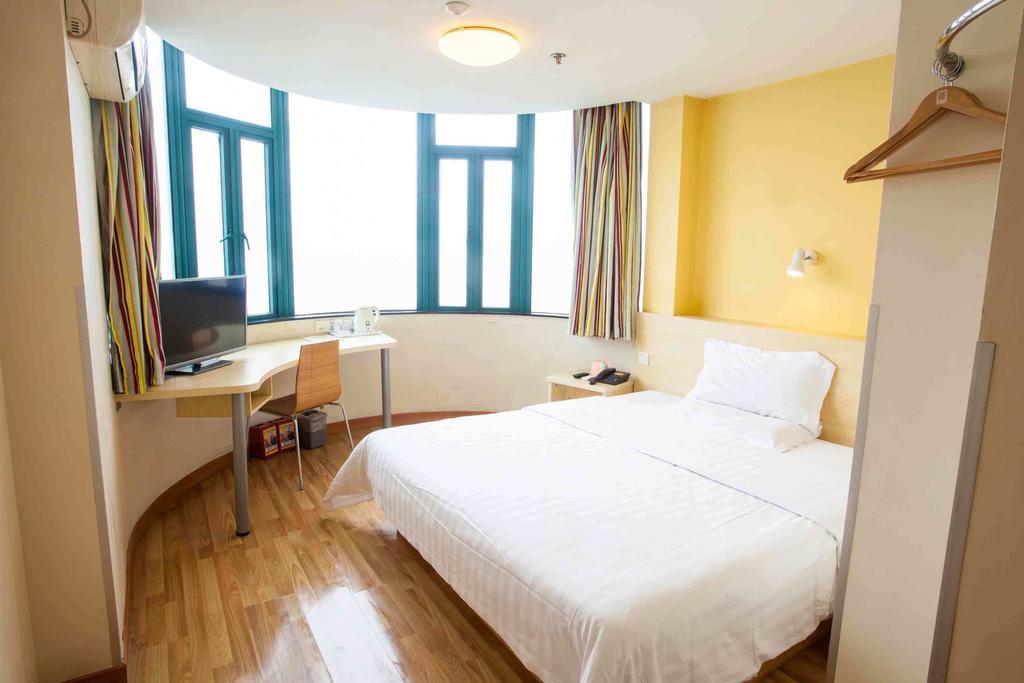 7Days Inn Wuzhou South Railway Station Cangwu Phòng bức ảnh