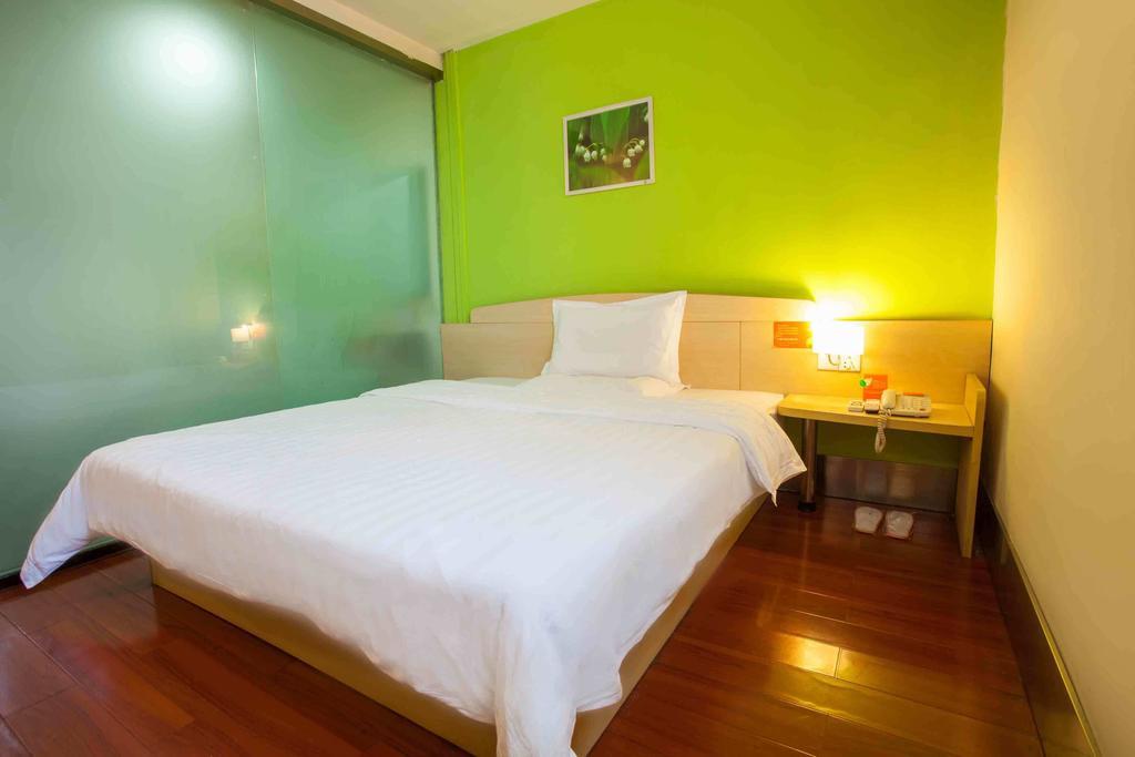 7Days Inn Wuzhou South Railway Station Cangwu Phòng bức ảnh